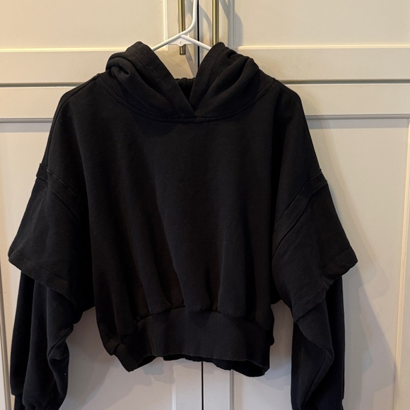 FP Movement by Free People Tops - Medium FP Movement by Free People Black Cropped snow flow Hoodie